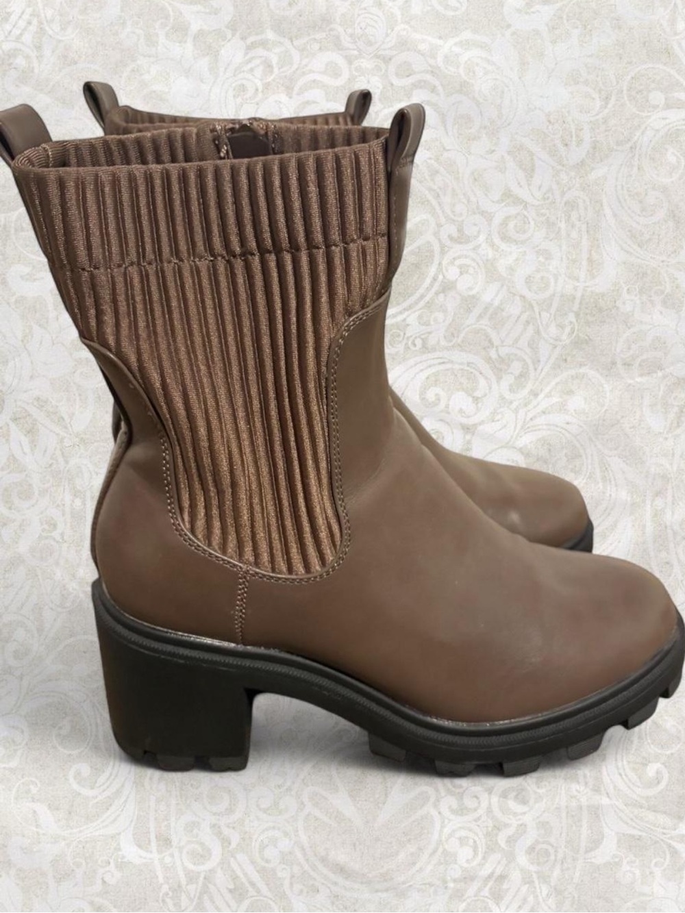 Universal Thread Taupe Brown Platform Chelsea Booties